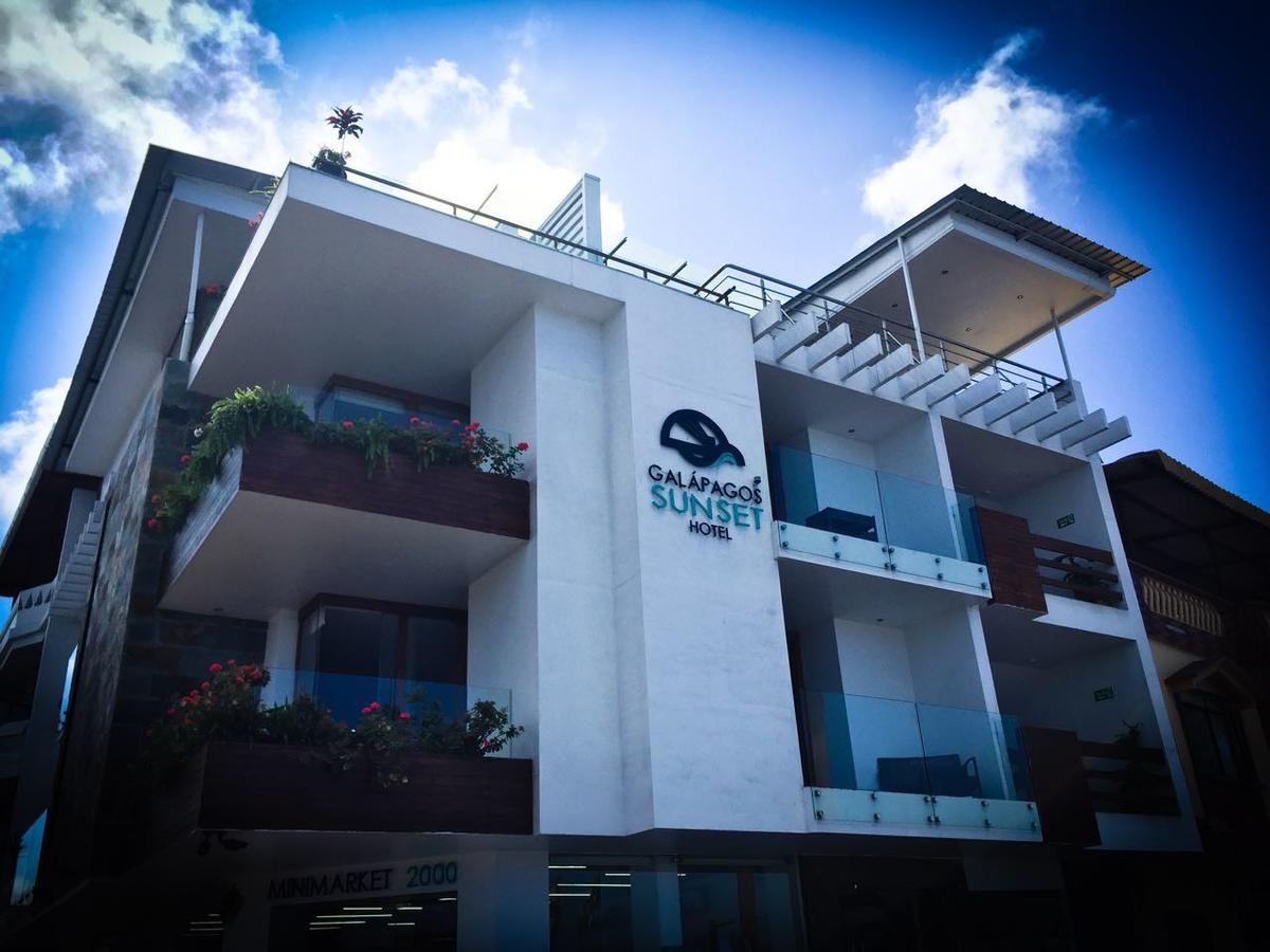 Galapagos Sunset Hotel Puerto Baquerizo Moreno Bagian luar foto